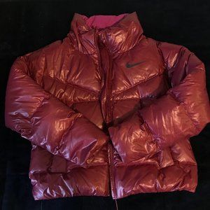 Nike NSW Women’s Down Fill Jacket in Burgundy Size XS - M